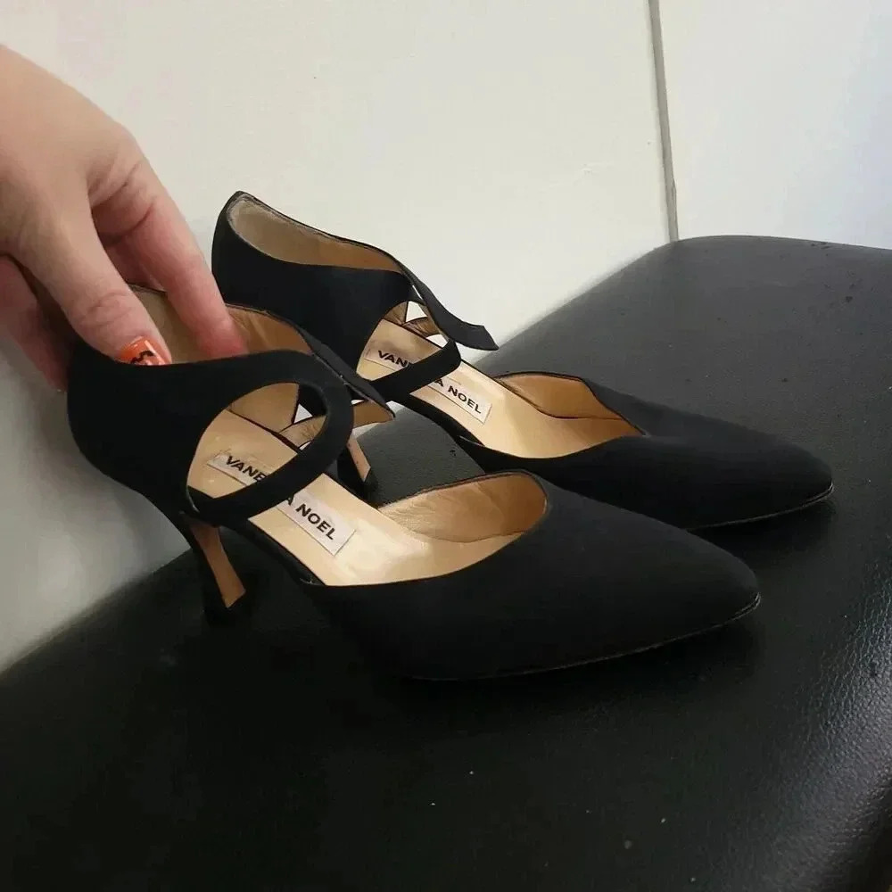 Vintage Great Condition Vanessa‎ Noel Womens Black Slip on Pumps Size 37